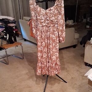 Chic Floral Long Sleeve Dress in Pink